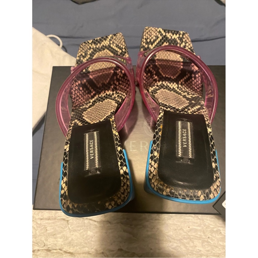 ❌❌SOLD❌❌VERSACE PVC Mules - Picture 4 of 6